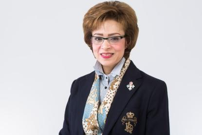 مناهل عبد الرّحمن أوّل عربيّة تترأس جمعيّة عباقرة العالم بعد أن عانت من التّوحّد