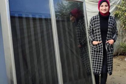  المهندسة الفلسطينية ابنة الـ23 عامًا تخترع مجففًا شمسيًّا هوائيًّا لإنتاج فواكه وخضراوات مجففة وطبيعية 100%