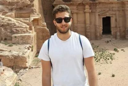 الدكتور اللبناني زكي ساعاتي شاب عشريني يقدّم إنجازًا علميًا لعلاج مرض السرطان ويلقى دعمًا أوروبيًّا