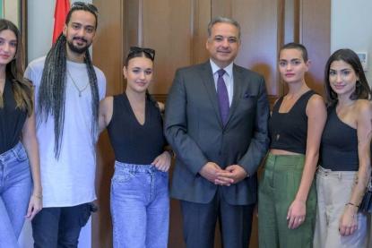 فرقة مياس تُكرم في وزارة الثقافة ومرتضى: ليست أهميتها بالأداء الفني فقط بل بالرسالة التي تحملها