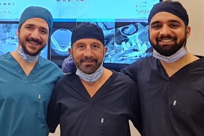 طبيب أسنان لبنانيّ ونجليه يبتكرون تقنية حديثة لزراعة الأسنان دون ألم أو شقّ للثة وفي جلسة واحدة
