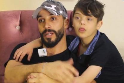 الشاب اللبناني يوسف البزال يحول منزله إلى ملجأ لأكثر من 20 طفلًا من ذوي الاحتياجات الخاصة... تعرفوا عليه:
