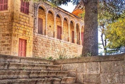 أهالي عين زحلتا يردّون على عطالله: بلدتنا تمتاز بتماسك أبنائها وبعيشهم المشترك